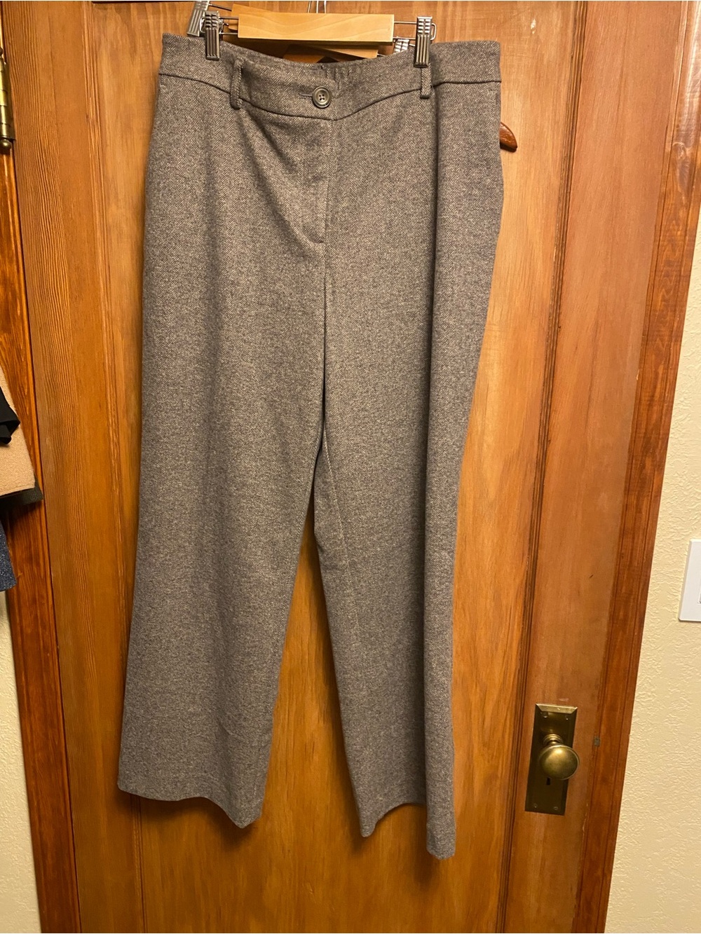 Tailored brown poly-Blend Trousers, high waisted, comfort waist.